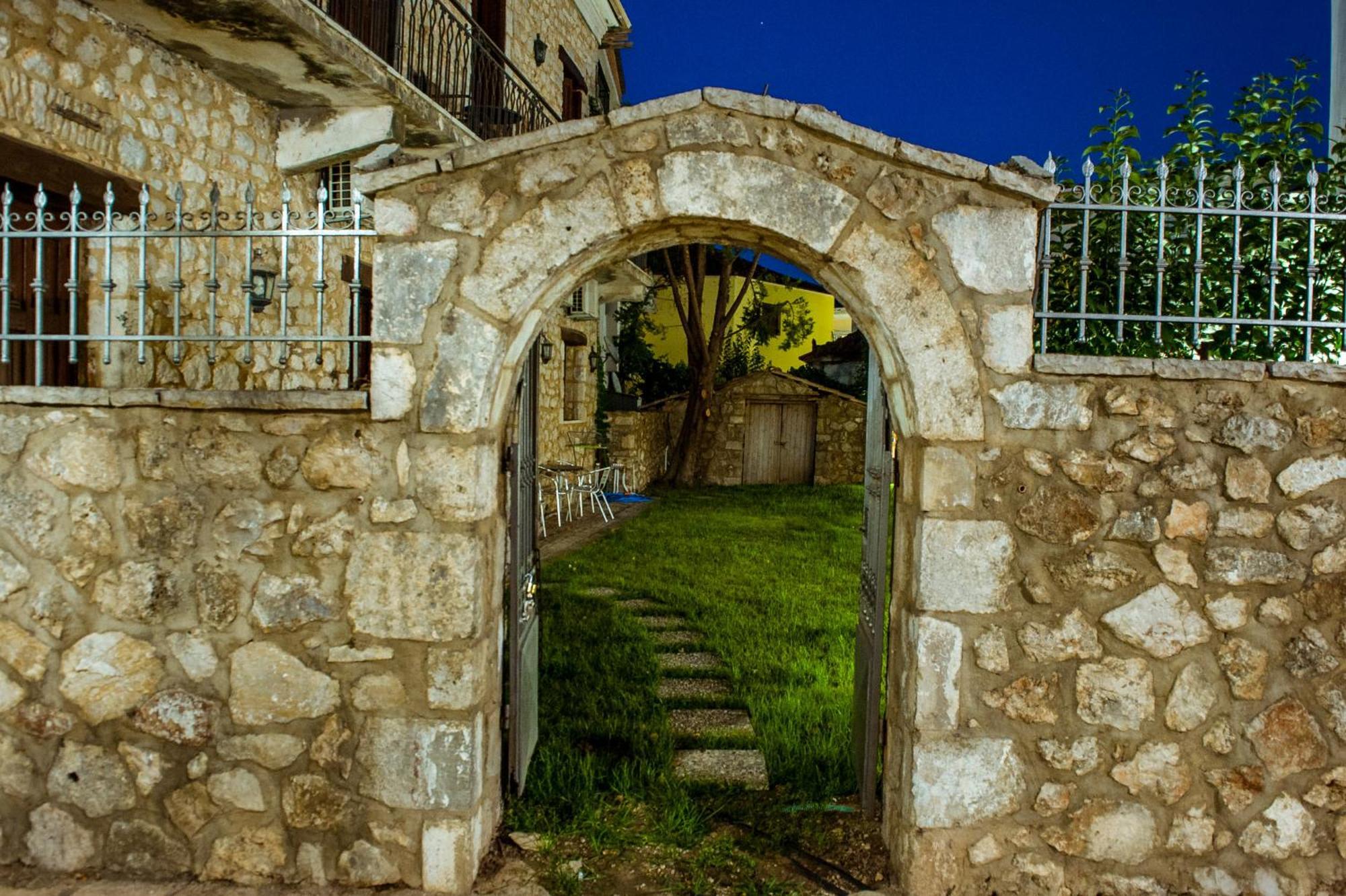 Seafront Stone Suites Vonitsa Exterior foto